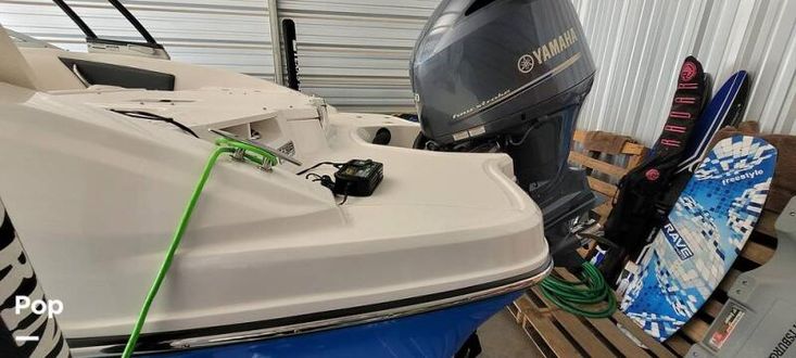 2019 Chaparral h2o 21 deluxe