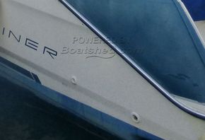 Bayliner 2855 Ciera Sunbridge  - Hull Close Up