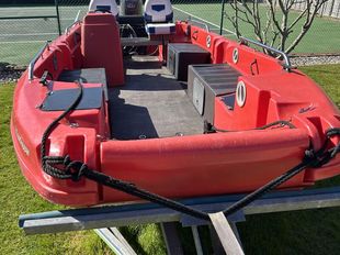 Pioner Multi-Hull-jharbou lake estuary and Solent capability