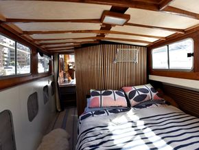 Motor Cruiser 40ft with London Mooring - Aft Cabin