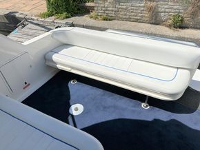 1995 Sea Ray 330 Sundancer 15