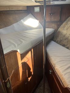 32 foot motor cruiser