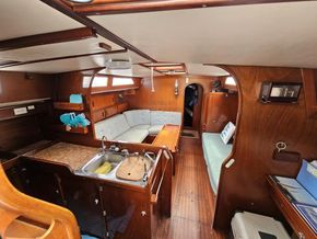 Amel Mango 52  - Interior