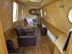INCEPTION &bull; 60ft 1in, Semi-Trad, 2+3 berths, 2013.