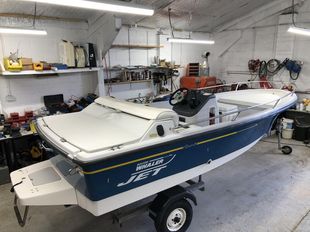 Boston Whaler Rage 115hp Jet boat