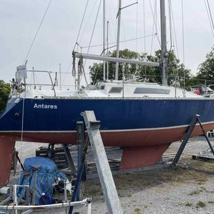 1985 Beneteau First 305