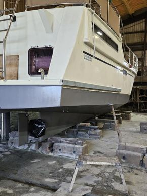Professional dry dock shot blasting 2025