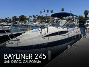 2005 Bayliner 245