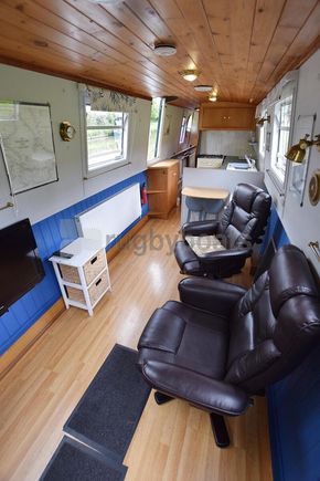 Saloon aft