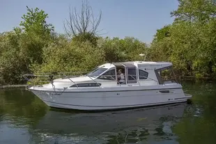 2023 Haines Marine 32 Sedan