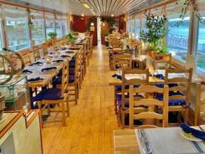 Peniche Freycinet Restaurant venue - Looking Forward