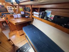 1985 Moody 37