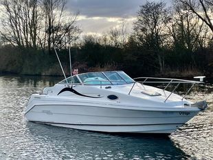 Rinker V240 Sports cruiser, Motor boat 