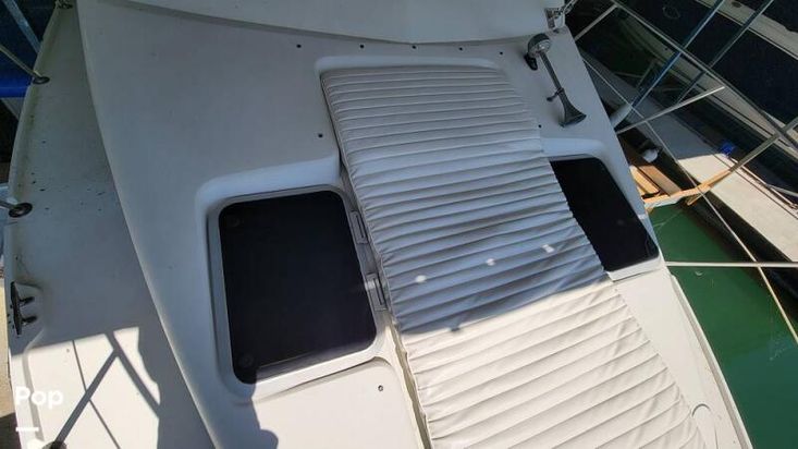 1989 Carver 3297 mariner