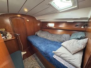 Beneteau Oceanis 411 Clipper  - Forward Cabin
