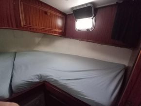 Guest cabin bed