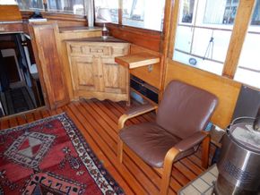Lake Union Dreamboat 42  - Interior