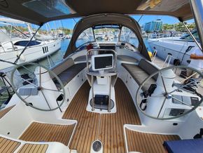 Jeanneau Sun Odyssey 42 DS  - Cockpit