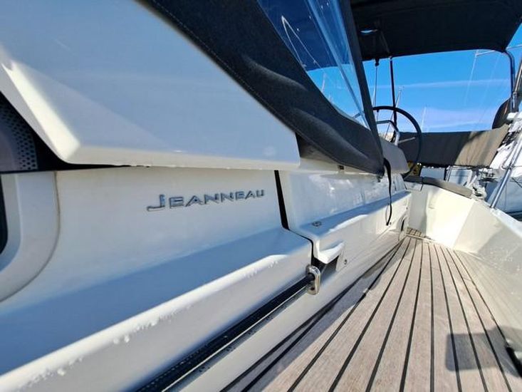 2022 Jeanneau Sun Odyssey 490