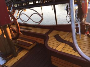 Wheel and aft seating