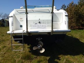 Wellcraft Martinique 2700 Motor Boat - Stern