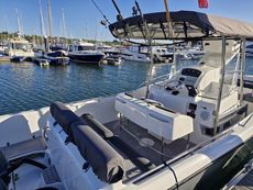 White shark 265 centre console sports bo