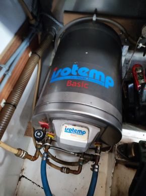 Water heater Isotemp
