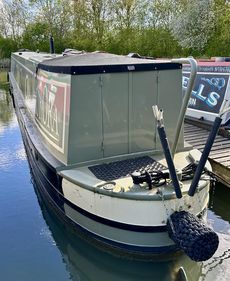 Fabulous Electric 2020 narrowboat 57ft silent efficient cruising