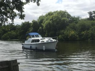 Ocean 30 Diesel shaft drive river cruiser