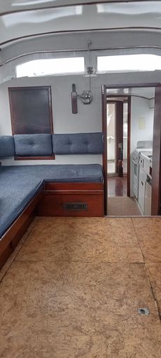 Broom Commander River Cruiser