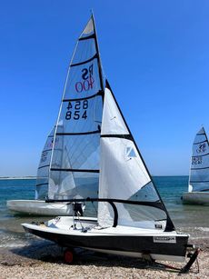 RS 400 sail number 854