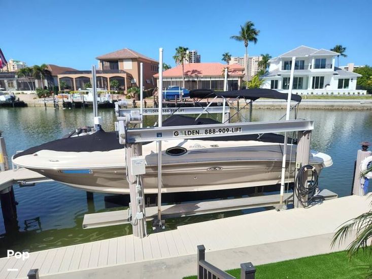 2005 Sea Ray 240 sundeck