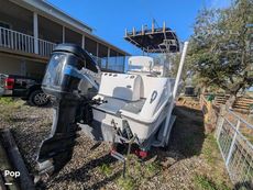 2004 Boston Whaler 240 Outrage