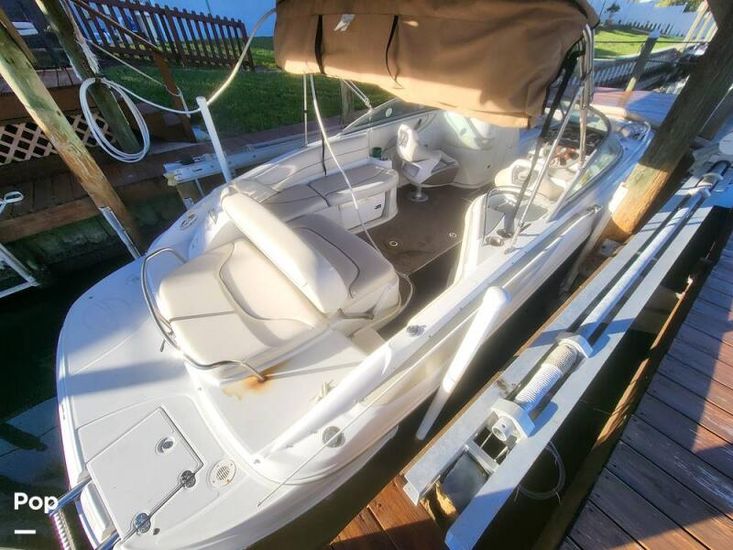 2004 Crownline 240 ex