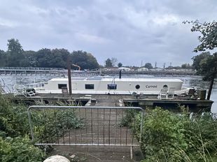 Mooring avail quiet rural with service 