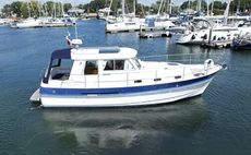 2000 Hardy Marine 32 Commander