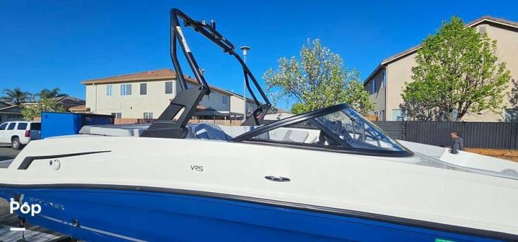 2022 Bayliner vr5