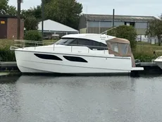 2021 Rodman Sprint 31 Hardtop OB