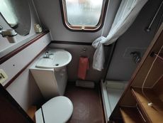 Windemere - 70 foot cruiser stern narrow boat