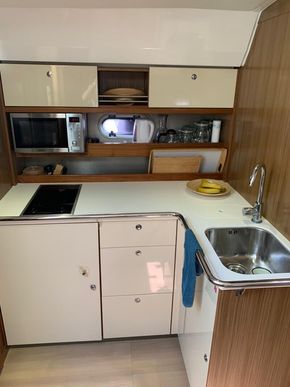 2012 Bavaria Sport 43 Hard Top 26