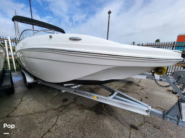 2018 Hurricane 217 sundeck