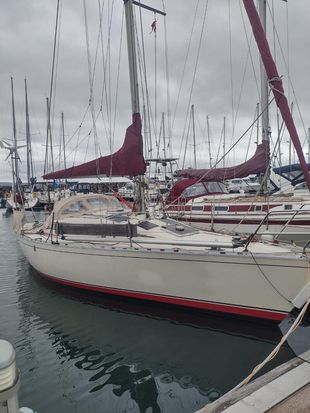 FIRST 32 SOLID CRUISING YACHT