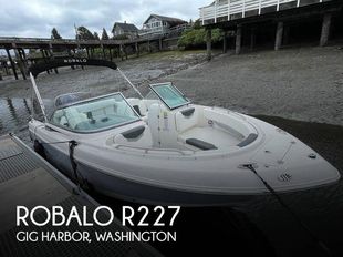 2022 Robalo R227