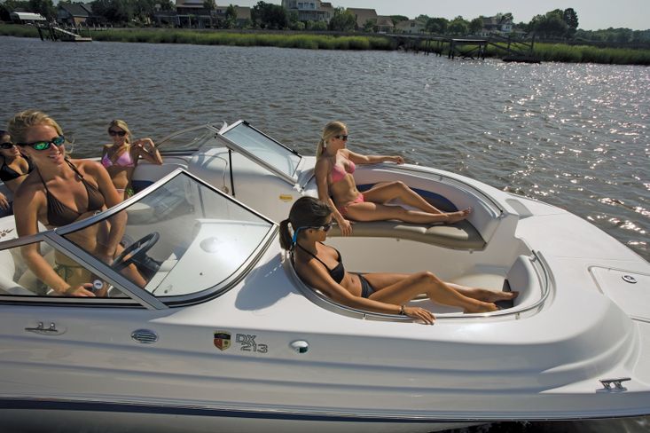 Mariah DX213 Deck Boat