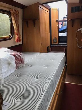 Stargazer Rear Berth with bunk