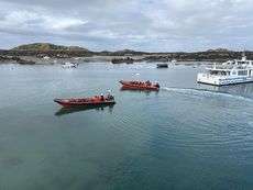 Tornado 10M Super CAT 4 Charter Seafaris 12+2