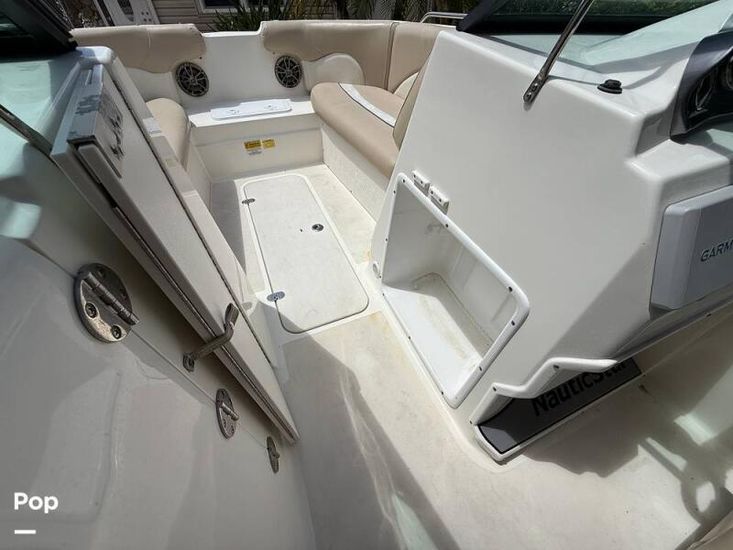 2016 NauticStar 223 DC Sport Deck