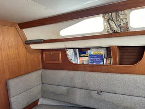 1993 Hunter Legend  Hunter Channel 323 37