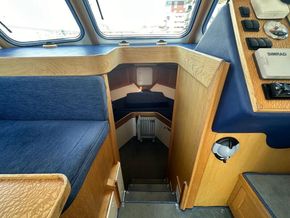 Kingfisher 35 SE  - Interior