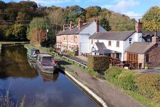 Canalside Cottage - PRICE JUST REDUCED!